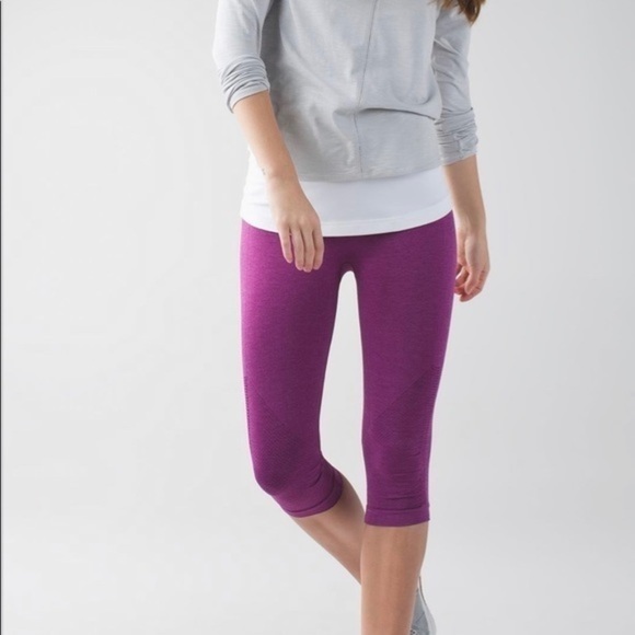 Lululemon In The Flow Crop II - Picture 3 of 10